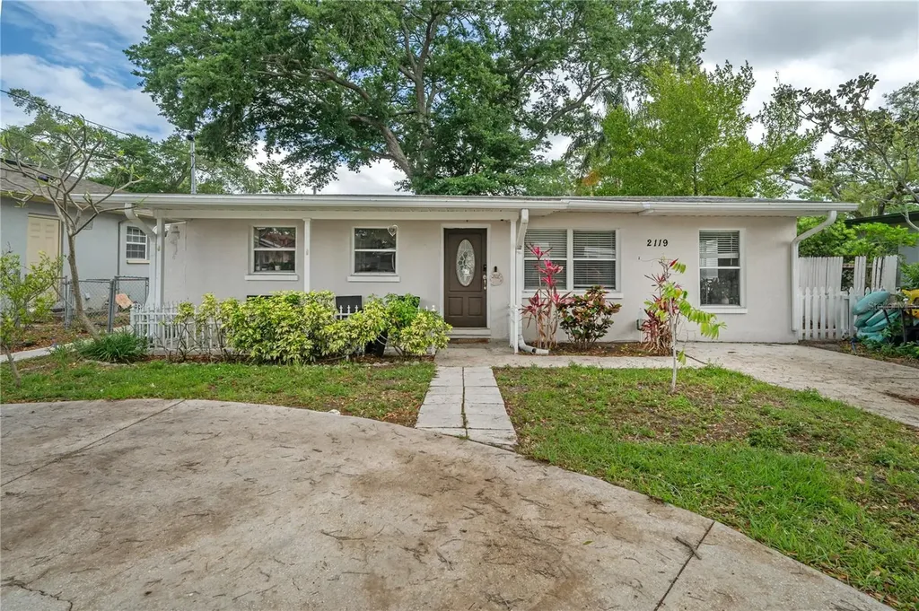 2119 W Henry Avenue Tampa FL 33603