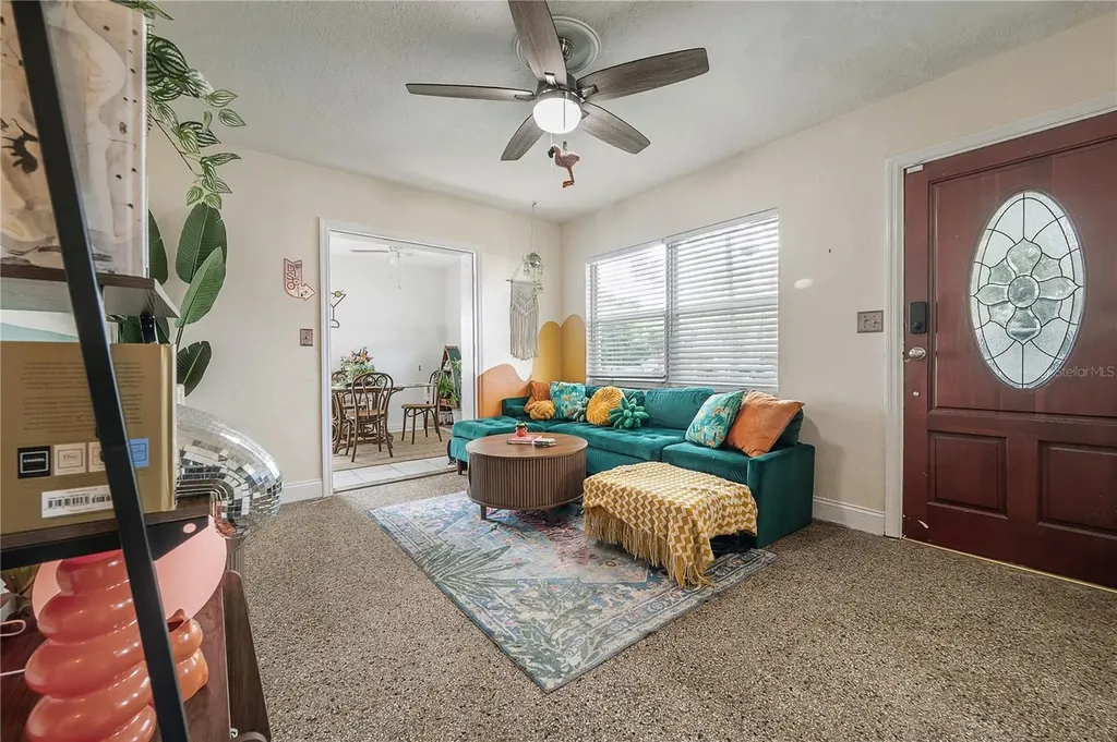 2119 W Henry Avenue Tampa FL 33603