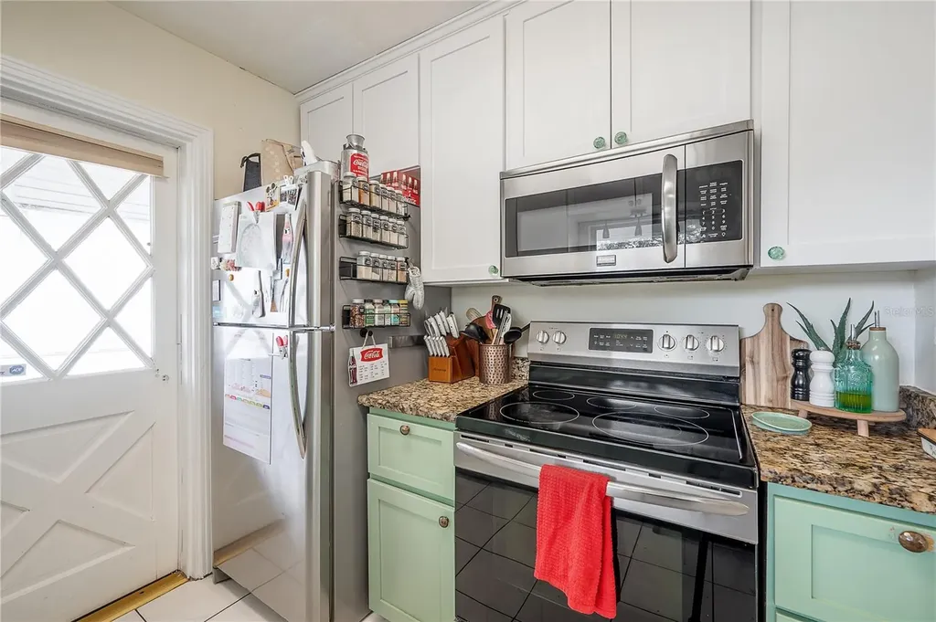 2119 W Henry Avenue Tampa FL 33603