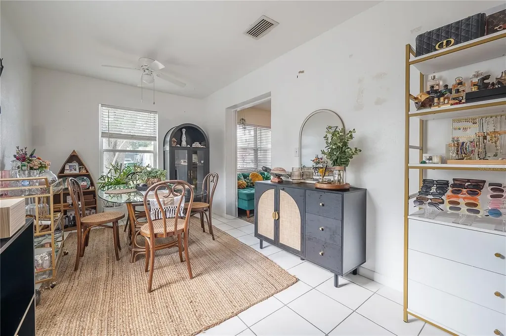 2119 W Henry Avenue Tampa FL 33603