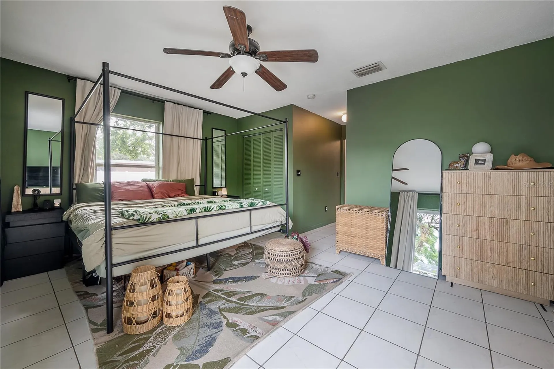 2119 W Henry Avenue Tampa FL 33603