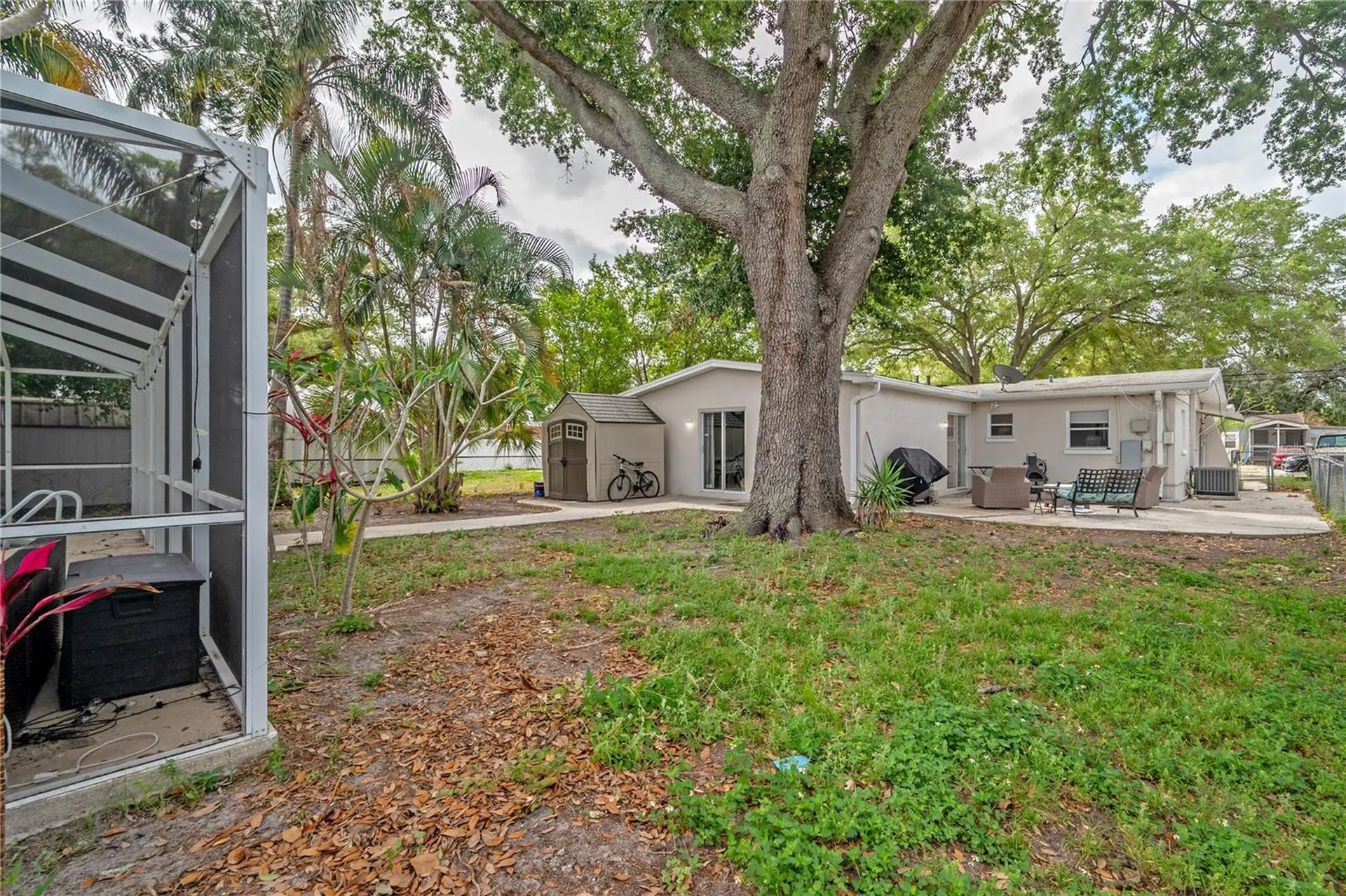2119 W Henry Avenue Tampa FL 33603