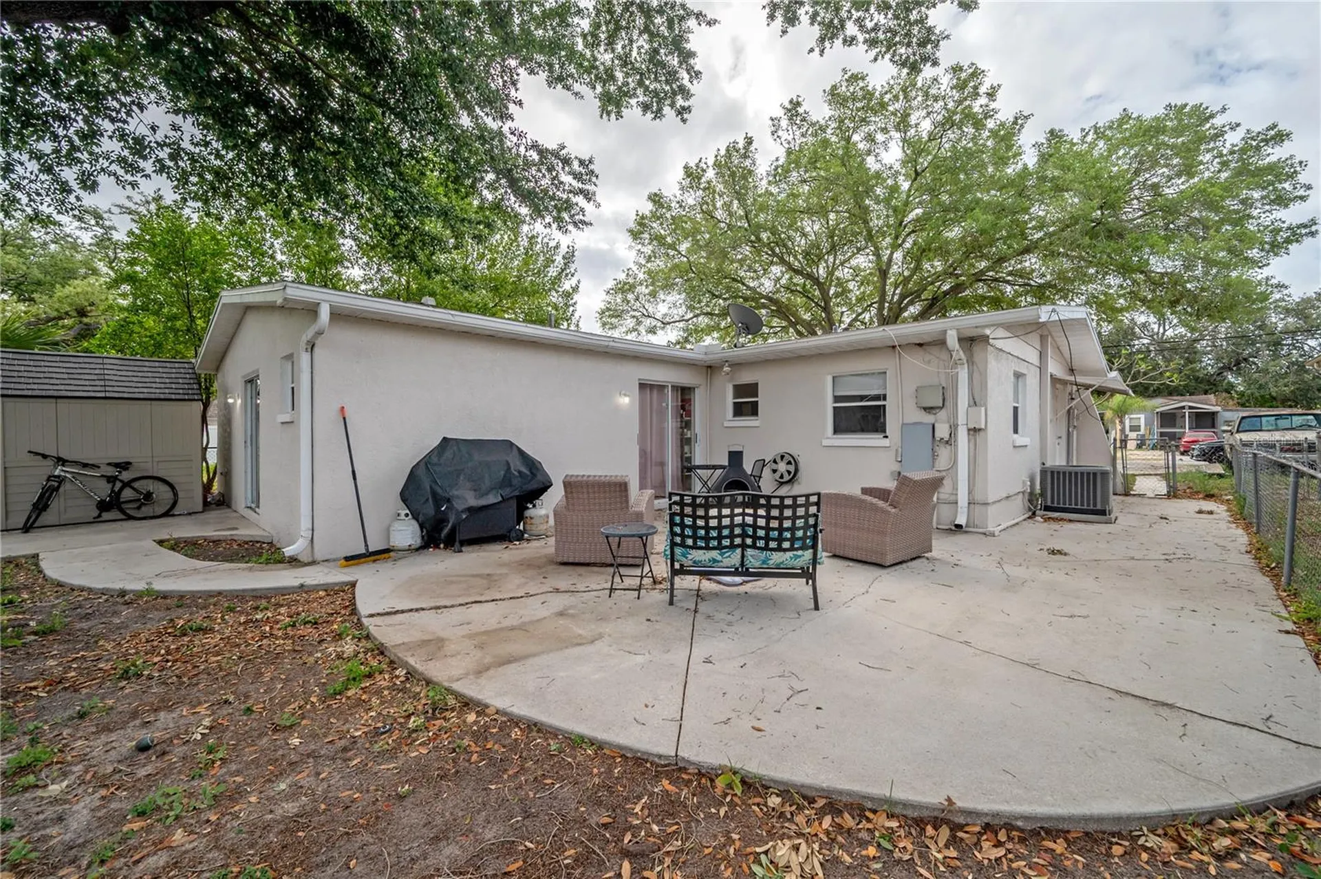 2119 W Henry Avenue Tampa FL 33603