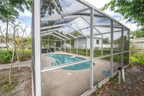 2119 W Henry Avenue Tampa FL 33603
