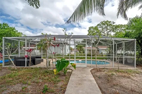 2119 W Henry Avenue Tampa FL 33603