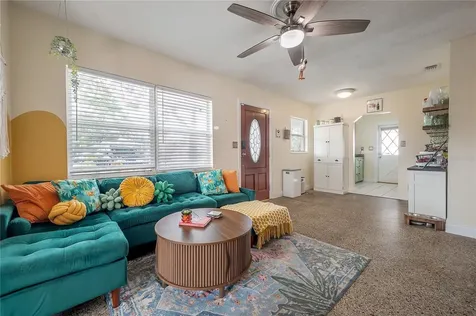 2119 W Henry Avenue Tampa FL 33603