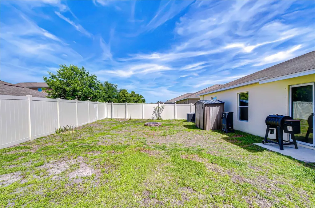 6823 Hazelnut Spice Drive Sun City Center FL 33573