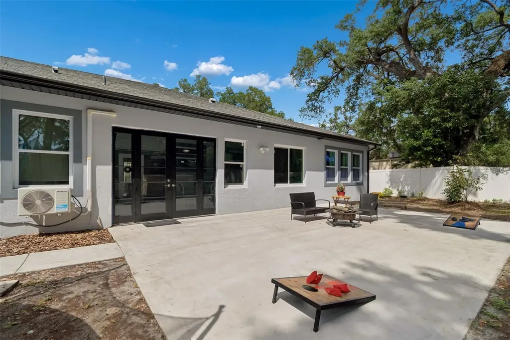 106 W 122nd Avenue Tampa FL 33612