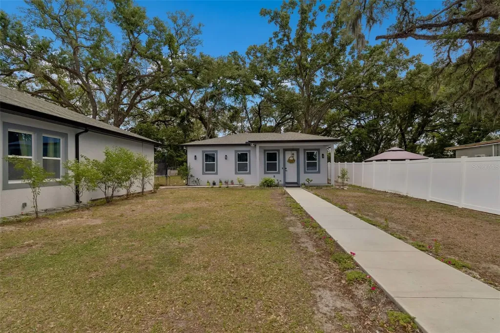 106 W 122nd Avenue Tampa FL 33612