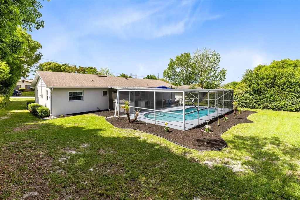 680 N Apache Circle Deltona FL 32725