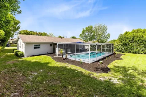 680 N Apache Circle Deltona FL 32725