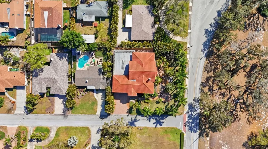 303 Sunny Lane Belleair FL 33756