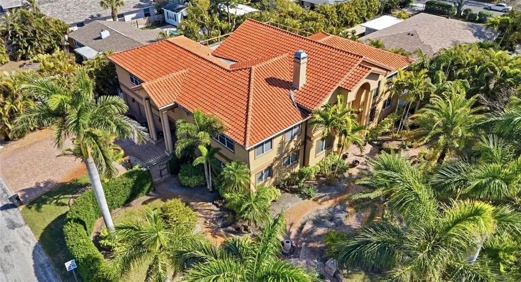 303 Sunny Lane Belleair FL 33756