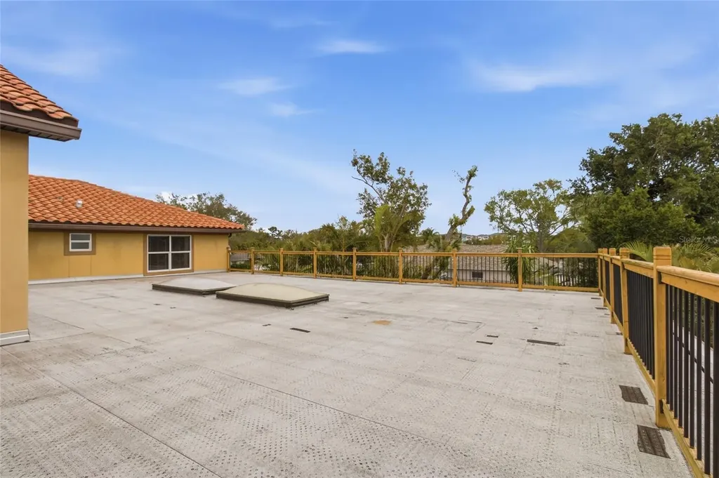 303 Sunny Lane Belleair FL 33756
