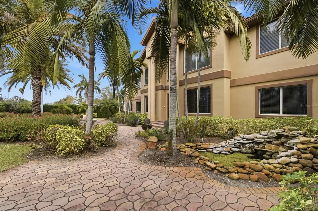 303 Sunny Lane Belleair FL 33756