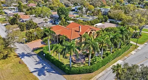 303 Sunny Lane Belleair FL 33756