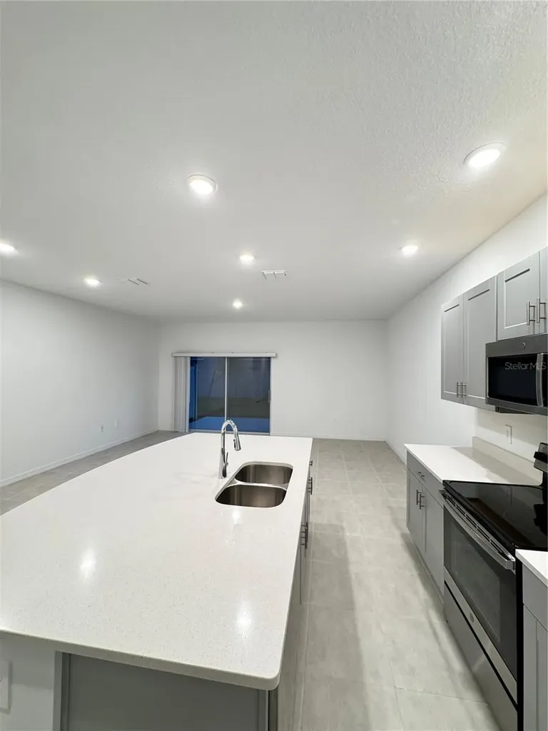 1304 Drake Ridge Drive Kissimmee FL 34744