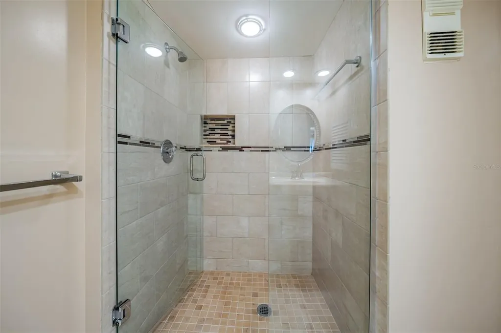 225 Country Club Drive Largo FL 33771
