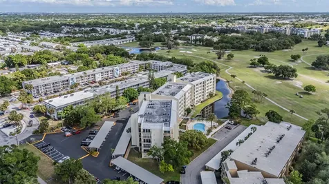 225 Country Club Drive Largo FL 33771
