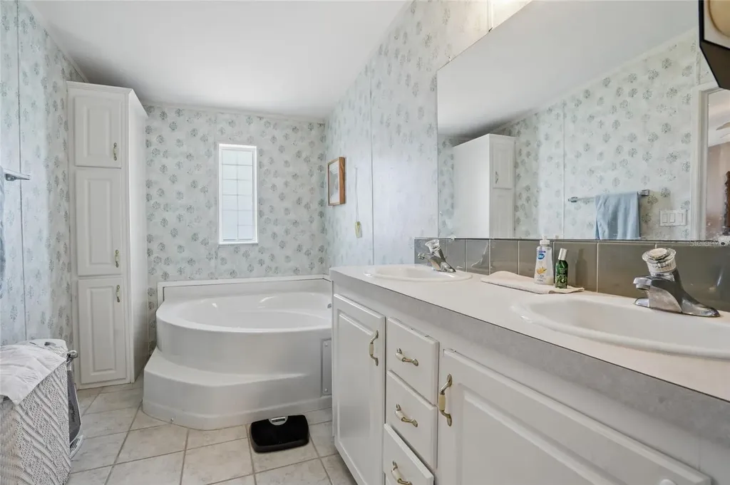 37613 Neukom Avenue Zephyrhills FL 33541