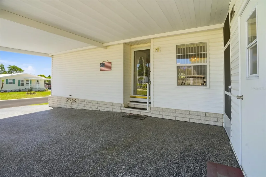 37613 Neukom Avenue Zephyrhills FL 33541