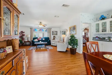 37613 Neukom Avenue Zephyrhills FL 33541