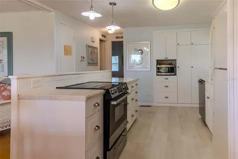2100 Kings Highway Port Charlotte FL 33980