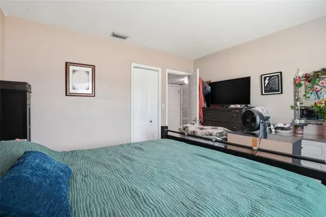 10895 71st Avenue Seminole FL 33772