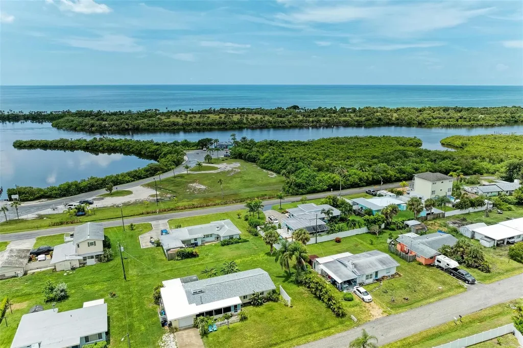 1640 Saturn Road Venice FL 34293