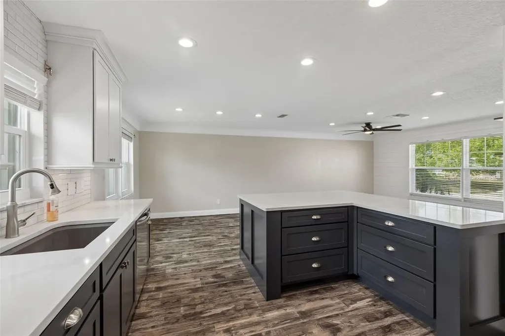 13548 Bellewood Avenue Seminole FL 33776