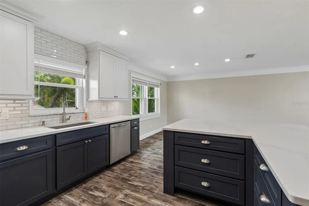 13548 Bellewood Avenue Seminole FL 33776