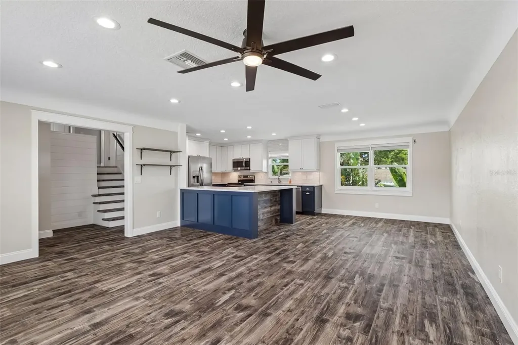 13548 Bellewood Avenue Seminole FL 33776