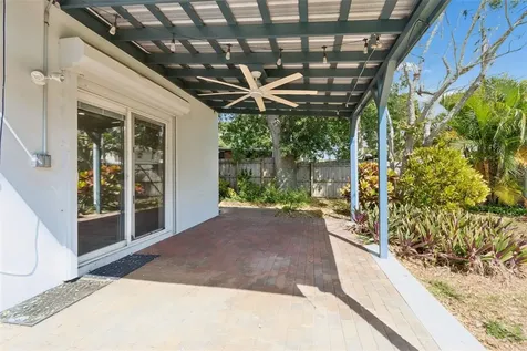 13548 Bellewood Avenue Seminole FL 33776