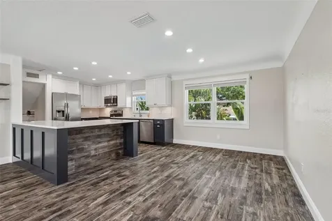 13548 Bellewood Avenue Seminole FL 33776