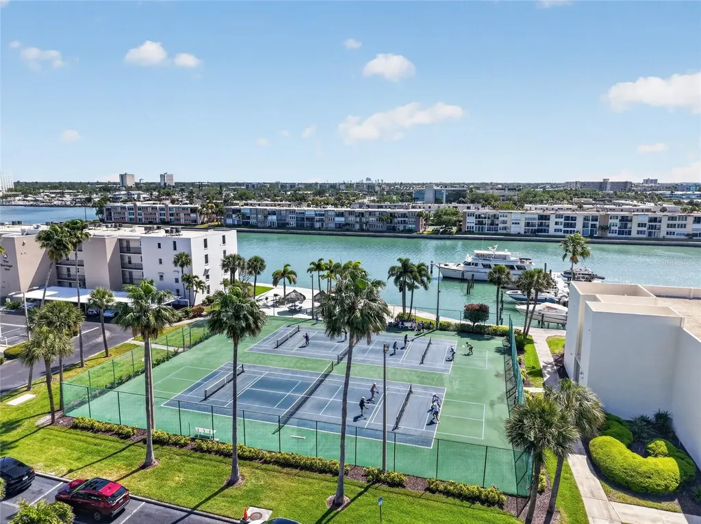 7465 Bay Island Drive S South Pasadena FL 33707