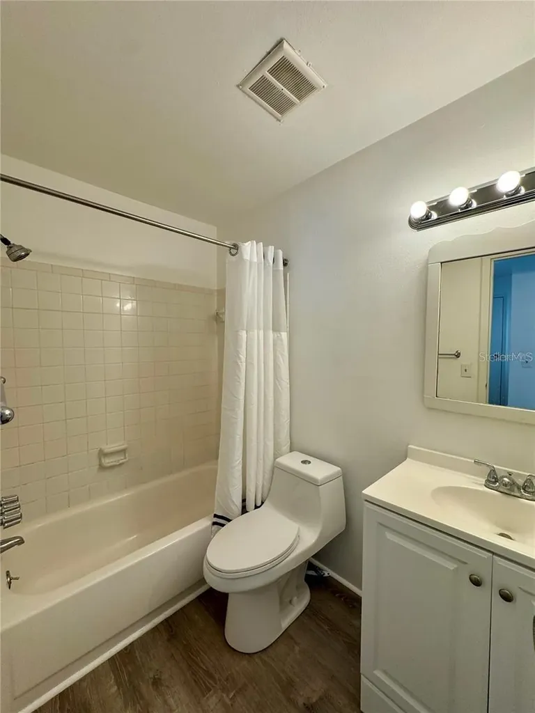 2632 Hidden Lake Drive N Sarasota FL 34237