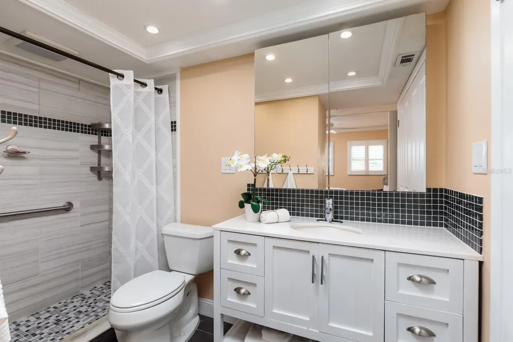 1 S Boca Ciega Point Boulevard St Petersburg FL 33708
