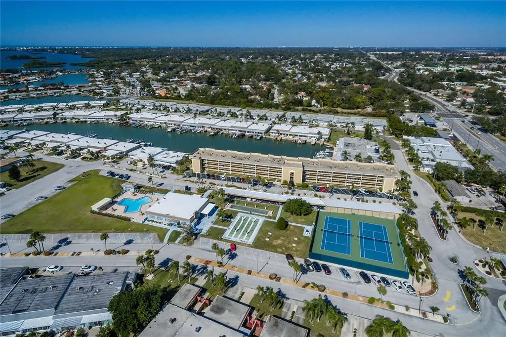 1 S Boca Ciega Point Boulevard St Petersburg FL 33708