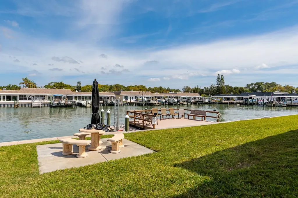 1 S Boca Ciega Point Boulevard St Petersburg FL 33708