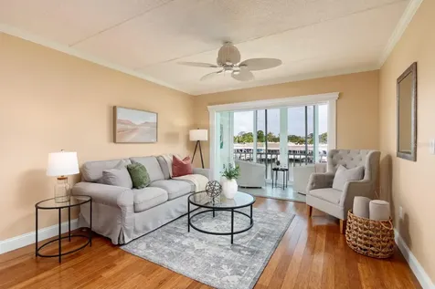 1 S Boca Ciega Point Boulevard St Petersburg FL 33708