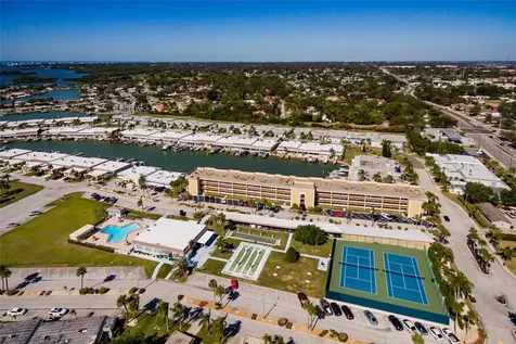 1 S Boca Ciega Point Boulevard St Petersburg FL 33708