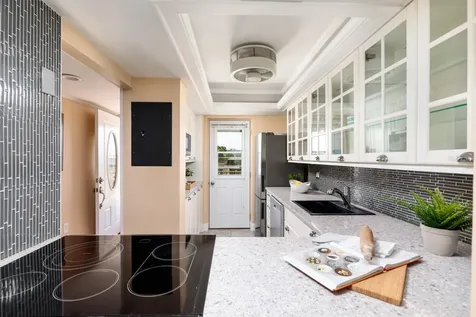 1 S Boca Ciega Point Boulevard St Petersburg FL 33708