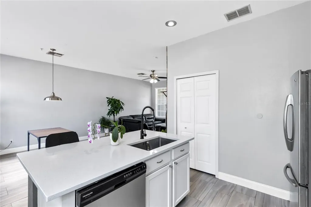 6187 Chapledale Drive Orlando FL 32829