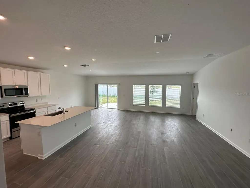652 Trotters Drive Eagle Lake FL 33839