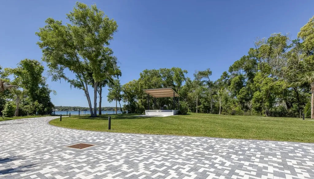 1241 Trident Loop Deland FL 32724