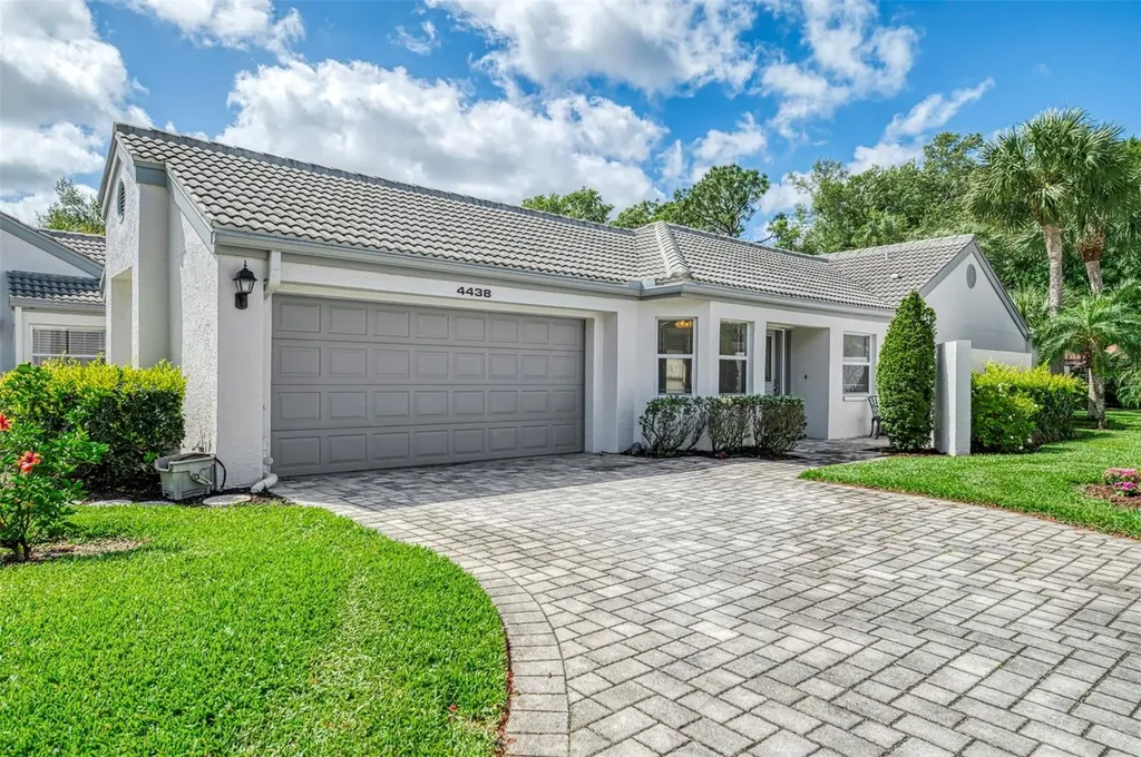 4438 Long Common Lane Sarasota FL 34235