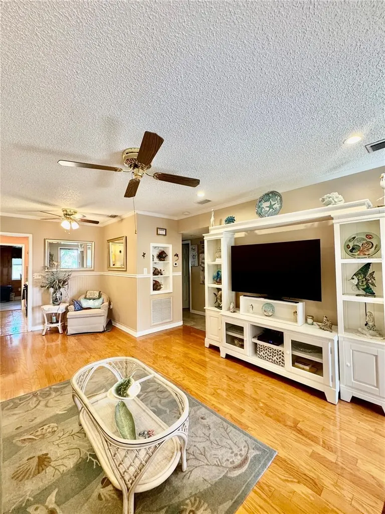 10036 63rd Avenue N St Petersburg FL 33708