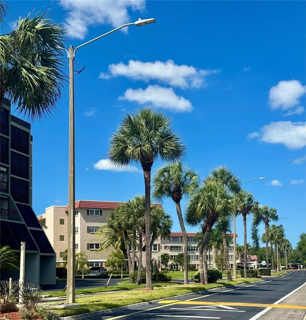 10036 63rd Avenue N St Petersburg FL 33708