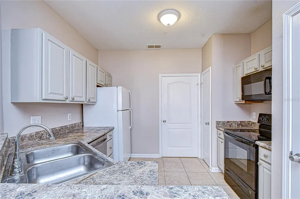 17942 Villa Creek Drive Tampa FL 33647