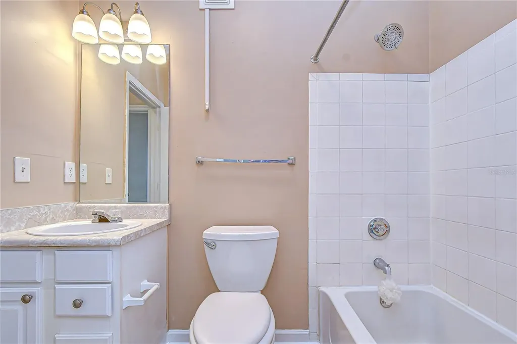 17942 Villa Creek Drive Tampa FL 33647